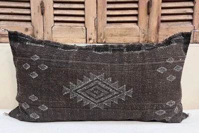 Sabra Kussen uit Marokko bruin 100cm x 50cm incl vulling nr.63082