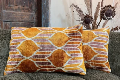 Ikat Velvet kussen oker 60cm x 40cm incl binnen kussen