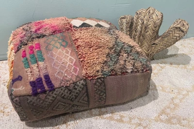 SALE Marokkaanse Poef (gaatjes, zie foto’s) nr.86221 60cm x 60cm x 25cm incl. vulling