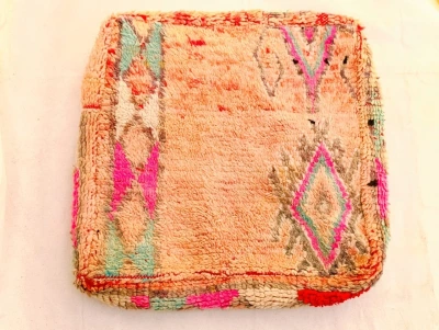 VERKOCHT eind Augustus Marokkaanse Poef nr.20224 60cm x 60cm x 25cm incl. vulling