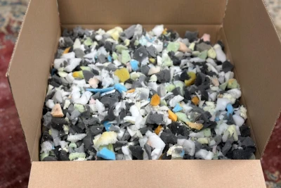 Doos met losse vulling voor poef of kussen Polyether vlokken (1,5 -2,0 KG)