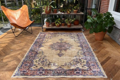 SALE Vintage look vloerkleed 230cm x 160cm showroom model (randje los)