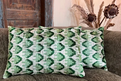 Ikat Velvet kussen groen 60cm x 40cm incl binnen kussen nr.98682