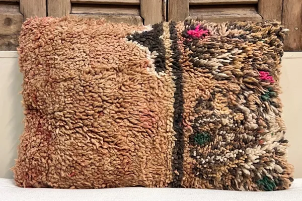 SALE Marokkaans berber kussen nr.21305 60cm x 40cm (kussen heeft een gaatje)