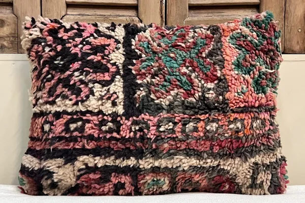 SALE Marokkaans berber kussen nr.21304 60cm x 40cm (kussen heeft een gaatje)