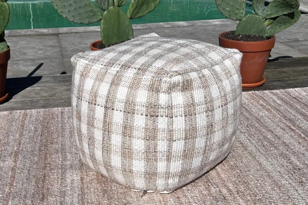 Poef voor buiten gemaakt van PET Flessen 45cm x 45cm x 45cm (VOORVERKOOP, leverbaar vanaf eind juni)