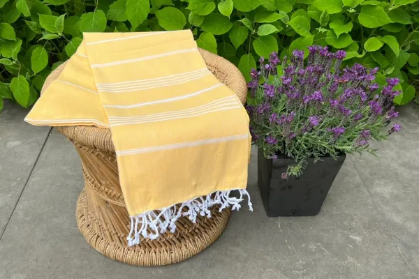 Hamamdoek donker geel 100% katoen (180cm x 100cm)   