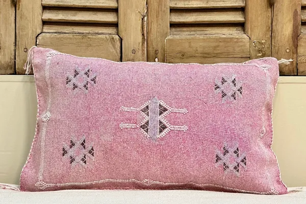 Sabra Kussen uit Marokko roze 60cm x 40cm incl vulling nr.62683