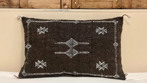 Sabra Kussen uit Marokko donker bruin 60cm x 40cm incl vulling nr.93343