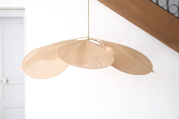 Georges store precieuse lamp, kleur; Peau materiaal; messing met stof