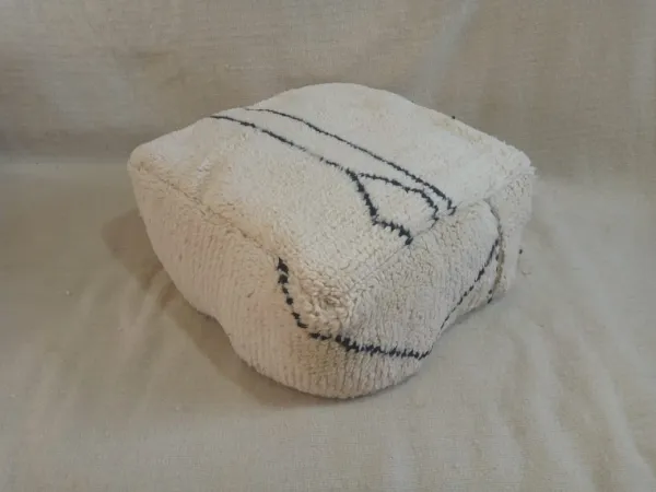 VERWACHT Marokkaanse Poef nr.12038 60cm x 60cm x 25 cm Leverbaar eind januari