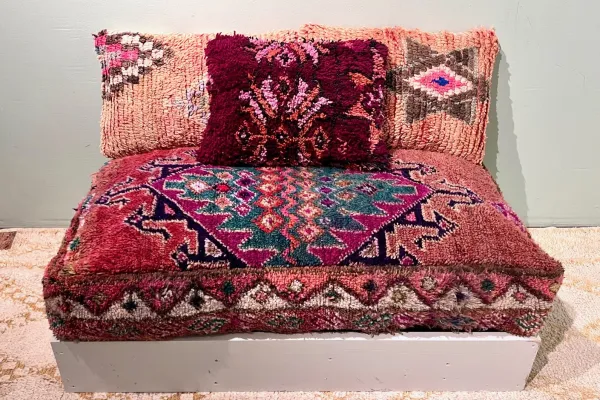 SALE Marokkaanse Poef XL 120cm x 60cm x 25cm nr: 67010 (gaatje, zie foto's)