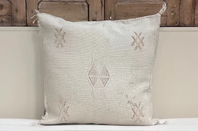 SALE Sabra Kussen uit Marokko 45cm x 45cm incl vulling nr.64079 (kussen heeft vlekken)